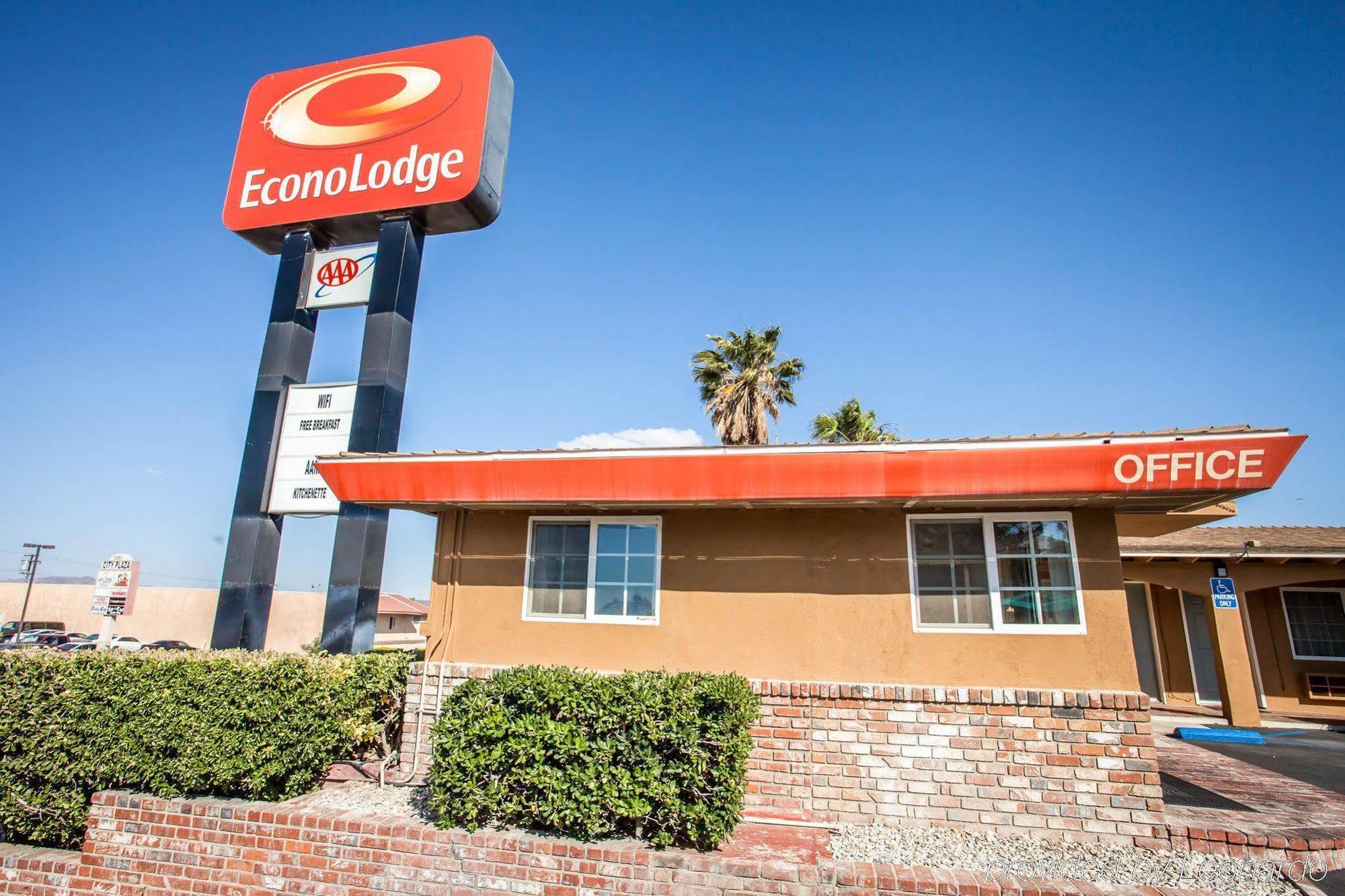 Econo Lodge On Historic Route 66 Barstow Exterior foto